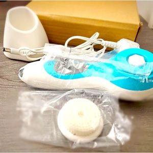 Conair - rechargeable facial brush